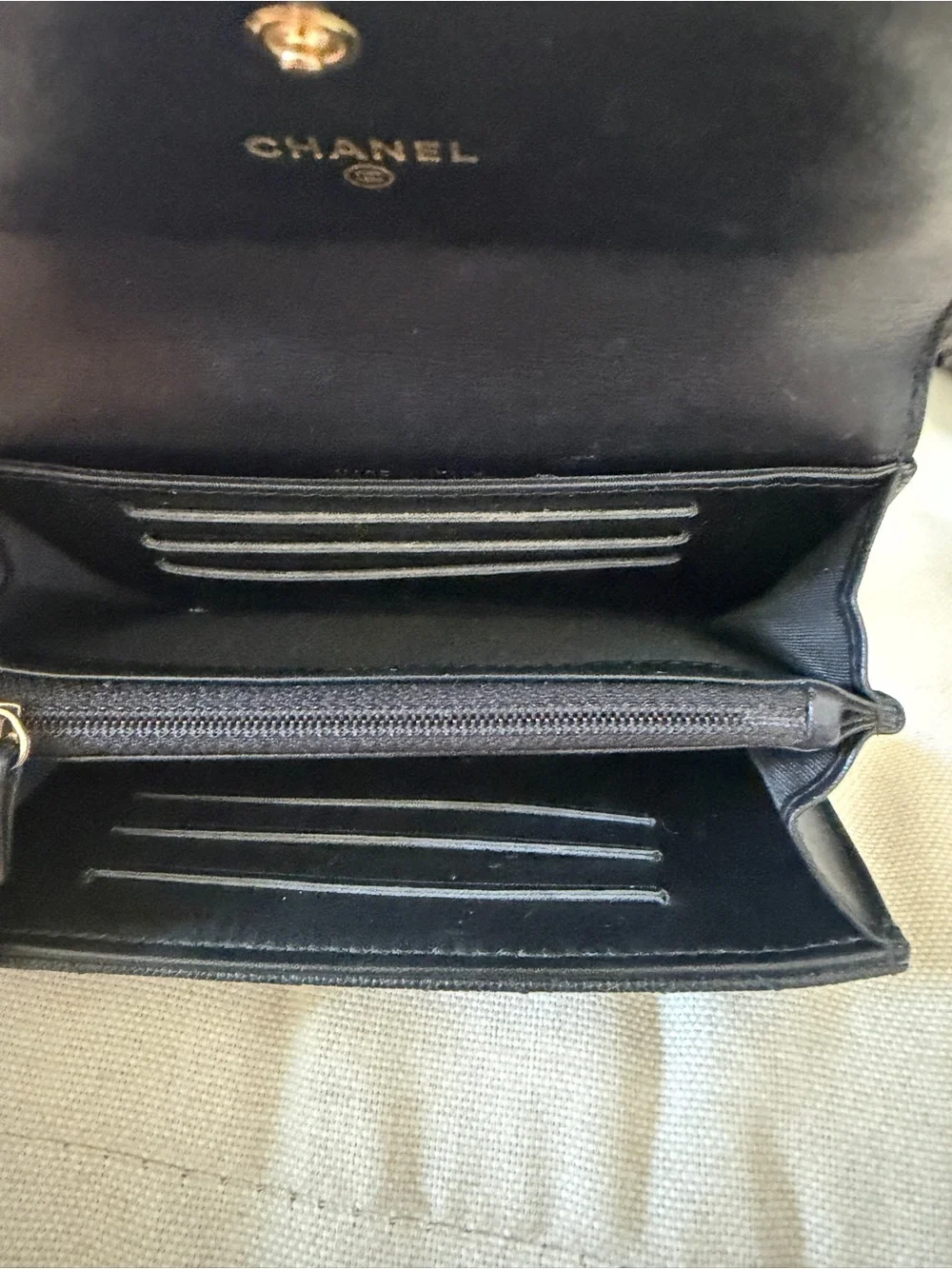 CHANEL authentic filigree
